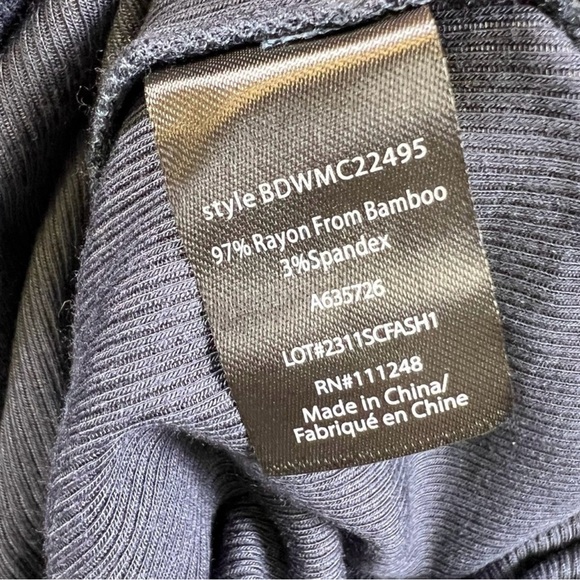 Barefoot Dreams Malibu Collection
Ultra Soft Henley Dress Indigo Color
Size 1XP - Picture 5 of 11